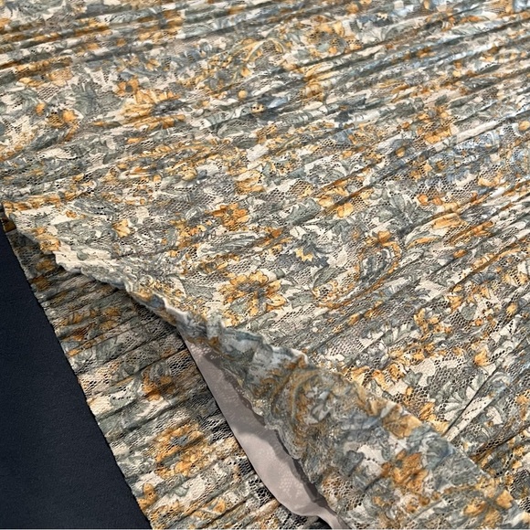 Vintage Pleated Lace Floral Midi Skirt - Picture 7 of 13